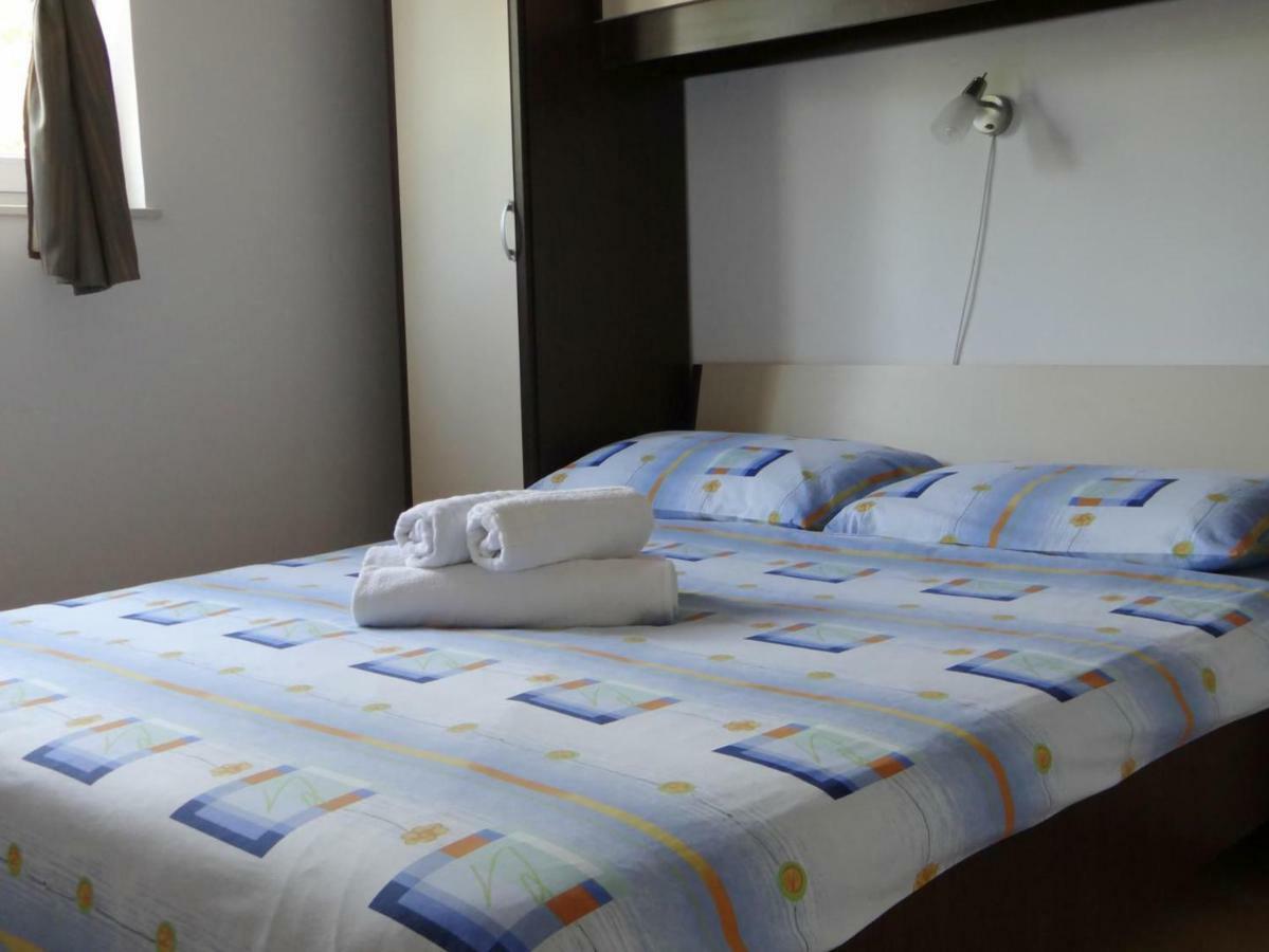 Ferienwohnung Petar Krk Town Exterior foto